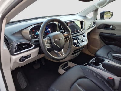 2024 Chrysler Pacifica Hybrid Select