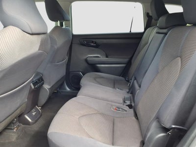 2022 Toyota Highlander LE