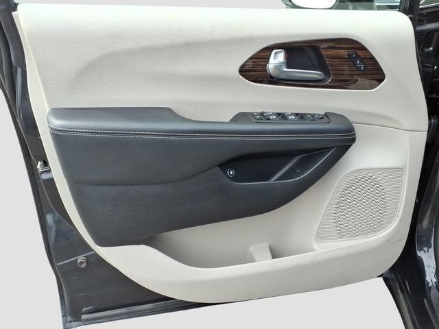2023 Chrysler Pacifica Hybrid Limited