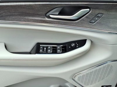 2023 Jeep Grand Cherokee Overland 4x2
