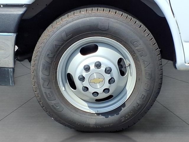 2022 Chevrolet Express Cutaway 3500 Work Van