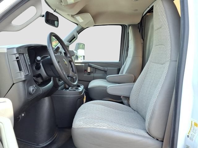 2022 Chevrolet Express Cutaway 3500 Work Van