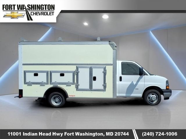 2022 Chevrolet Express Cutaway 3500 Work Van