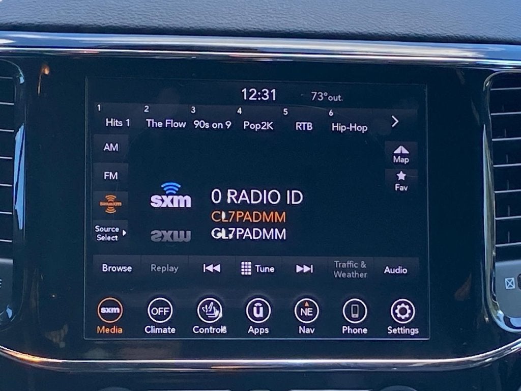 2020 Jeep Grand Cherokee Altitude ~ Apple CarPlay/Android Auto