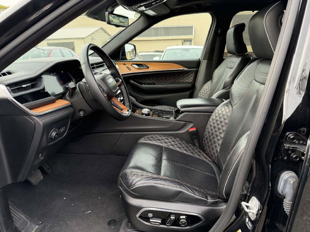 2022 Jeep Grand Cherokee Summit Reserve