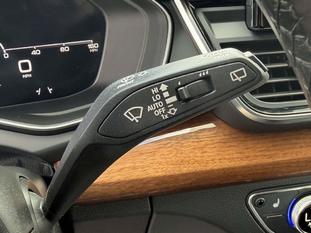 2023 Audi Q5 45 S line Premium quattro