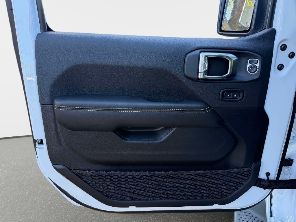 2027 Jeep Wrangler WRANGLER 4-DOOR SAHARA
