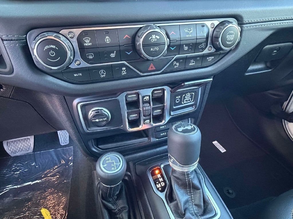 2027 Jeep Wrangler WRANGLER 4-DOOR SAHARA
