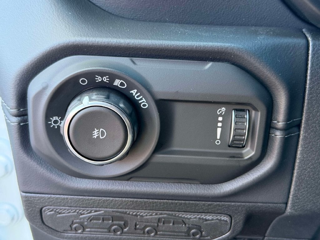 2027 Jeep Wrangler WRANGLER 4-DOOR SAHARA