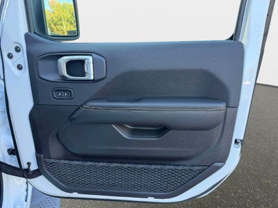 2027 Jeep Wrangler WRANGLER 4-DOOR SAHARA