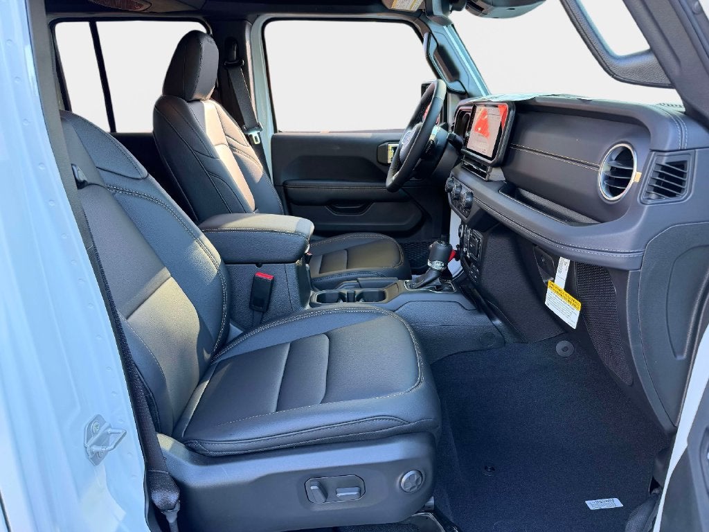 2027 Jeep Wrangler WRANGLER 4-DOOR SAHARA