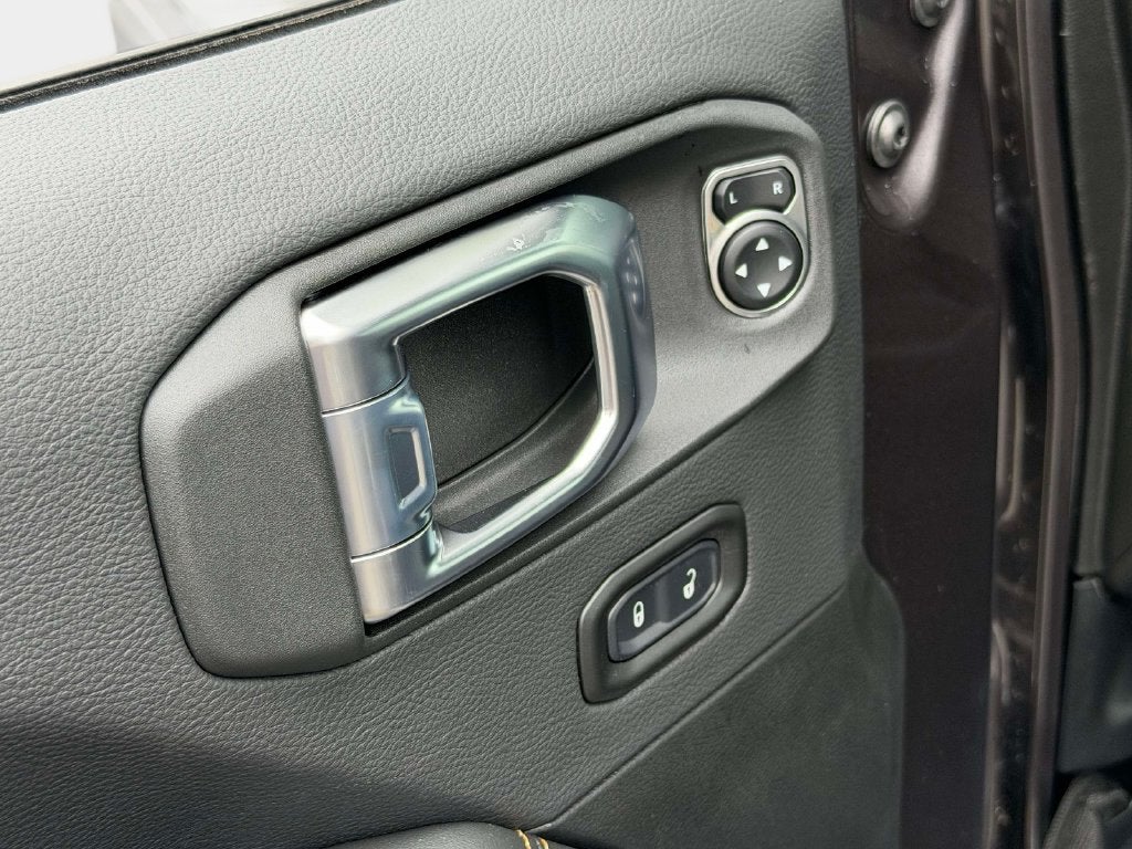 2027 Jeep Wrangler WRANGLER 4-DOOR SAHARA