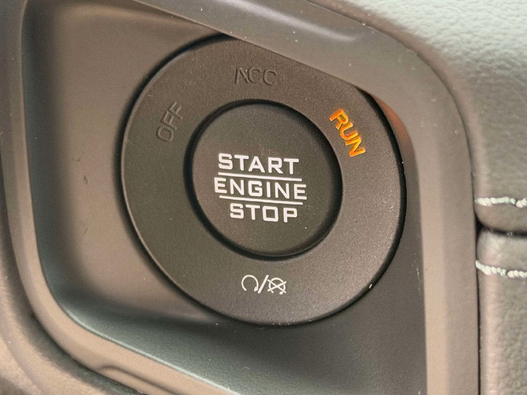 2027 Jeep Wrangler WRANGLER 4-DOOR SAHARA