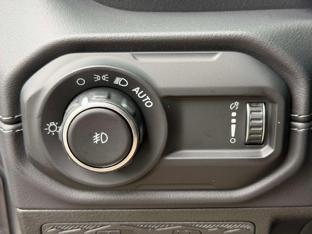 2027 Jeep Wrangler WRANGLER 4-DOOR SAHARA