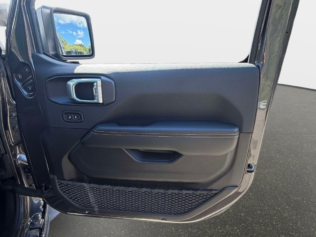 2027 Jeep Wrangler WRANGLER 4-DOOR SAHARA