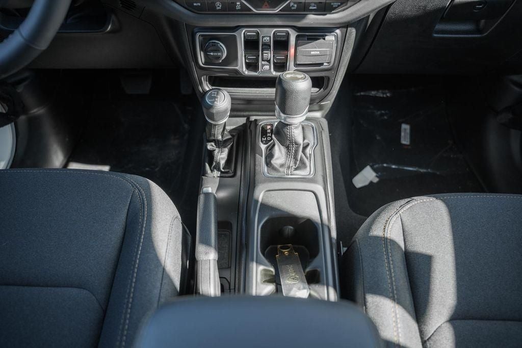 2025 Jeep Wrangler WRANGLER 4-DOOR SAHARA