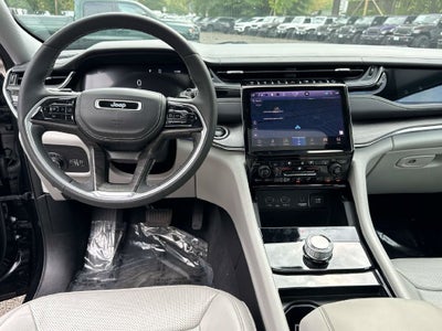 2023 Jeep Grand Cherokee Overland 4x2