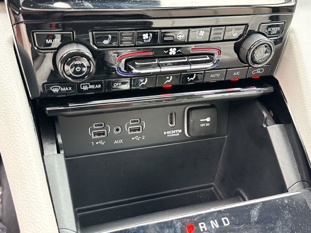 2023 Jeep Grand Cherokee Overland 4x2