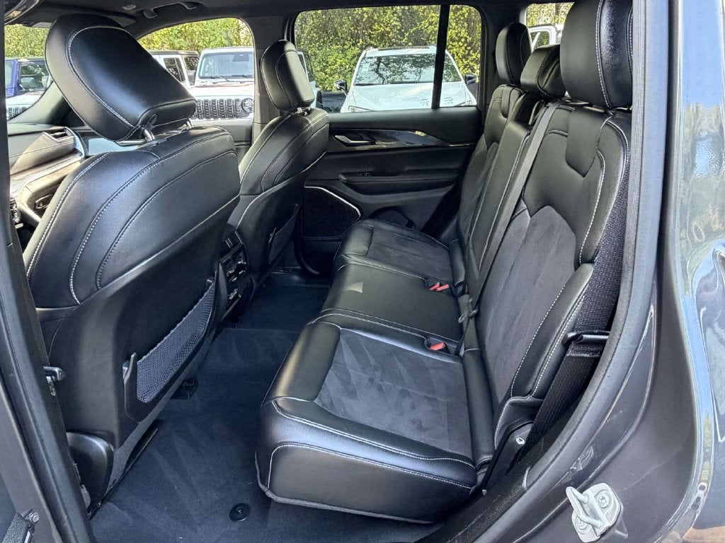 2022 Jeep Grand Cherokee Altitude 4x4