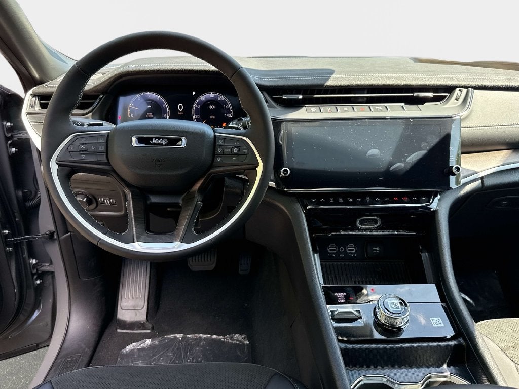 2027 Jeep Grand Cherokee GRAND CHEROKEE LAREDO ALTITUDE 4X4