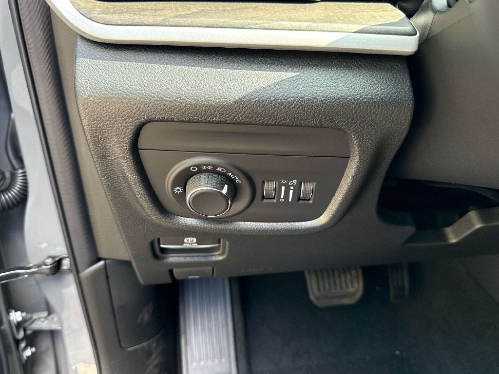 2027 Jeep Grand Cherokee GRAND CHEROKEE LAREDO ALTITUDE 4X4