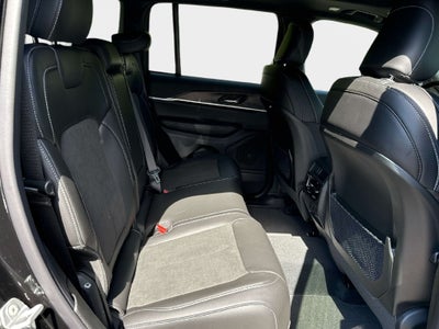 2027 Jeep Grand Cherokee GRAND CHEROKEE LAREDO ALTITUDE 4X4