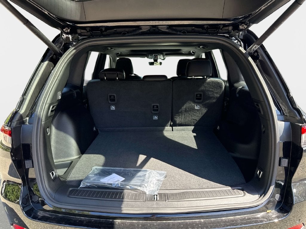 2027 Jeep Grand Cherokee GRAND CHEROKEE LAREDO ALTITUDE 4X4
