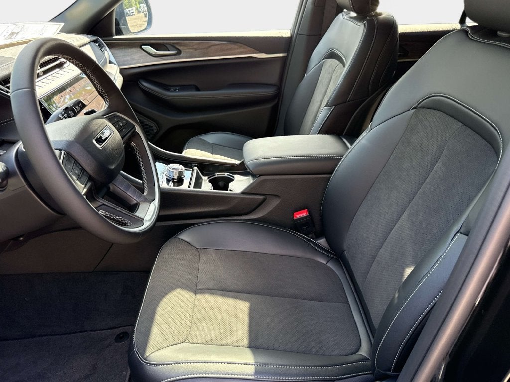 2027 Jeep Grand Cherokee GRAND CHEROKEE LAREDO ALTITUDE 4X4