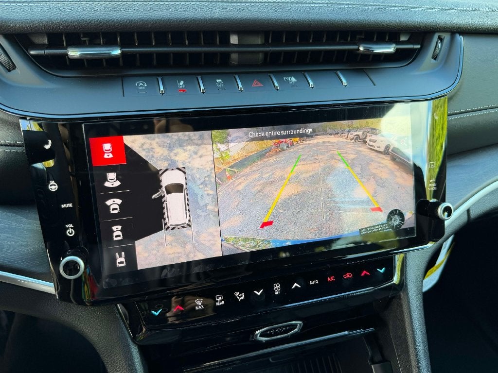 2027 Jeep Grand Cherokee GRAND CHEROKEE LIMITED 4X4