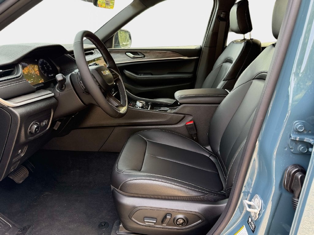 2027 Jeep Grand Cherokee GRAND CHEROKEE LIMITED 4X4