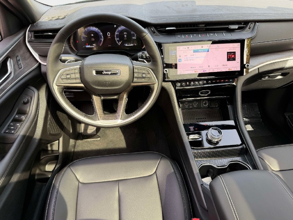 2027 Jeep Grand Cherokee GRAND CHEROKEE LIMITED 4X4