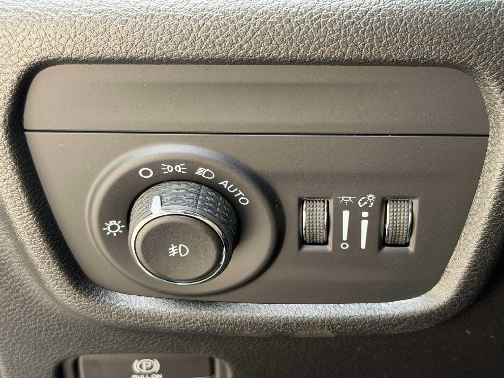 2027 Jeep Grand Cherokee GRAND CHEROKEE LIMITED 4X4