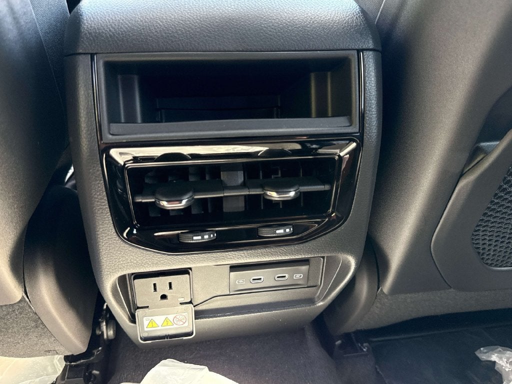 2027 Jeep Grand Cherokee GRAND CHEROKEE LIMITED 4X4