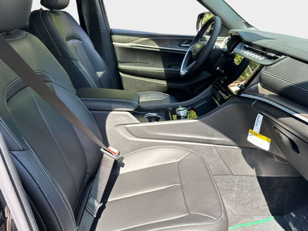 2027 Jeep Grand Cherokee GRAND CHEROKEE LIMITED 4X4