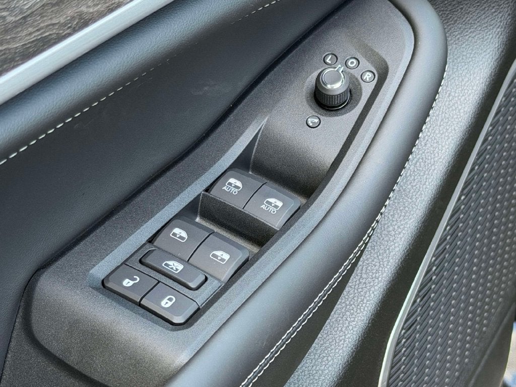 2027 Jeep Grand Cherokee GRAND CHEROKEE LIMITED RESERVE 4X4