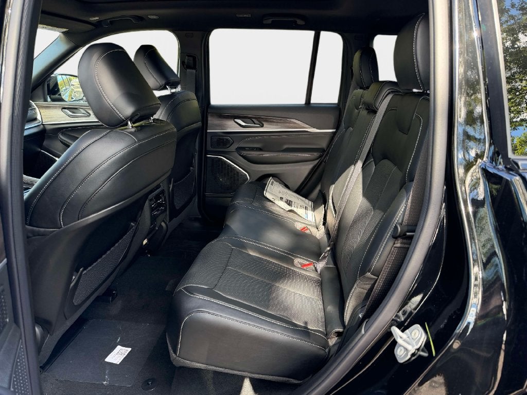 2027 Jeep Grand Cherokee GRAND CHEROKEE LIMITED RESERVE 4X4