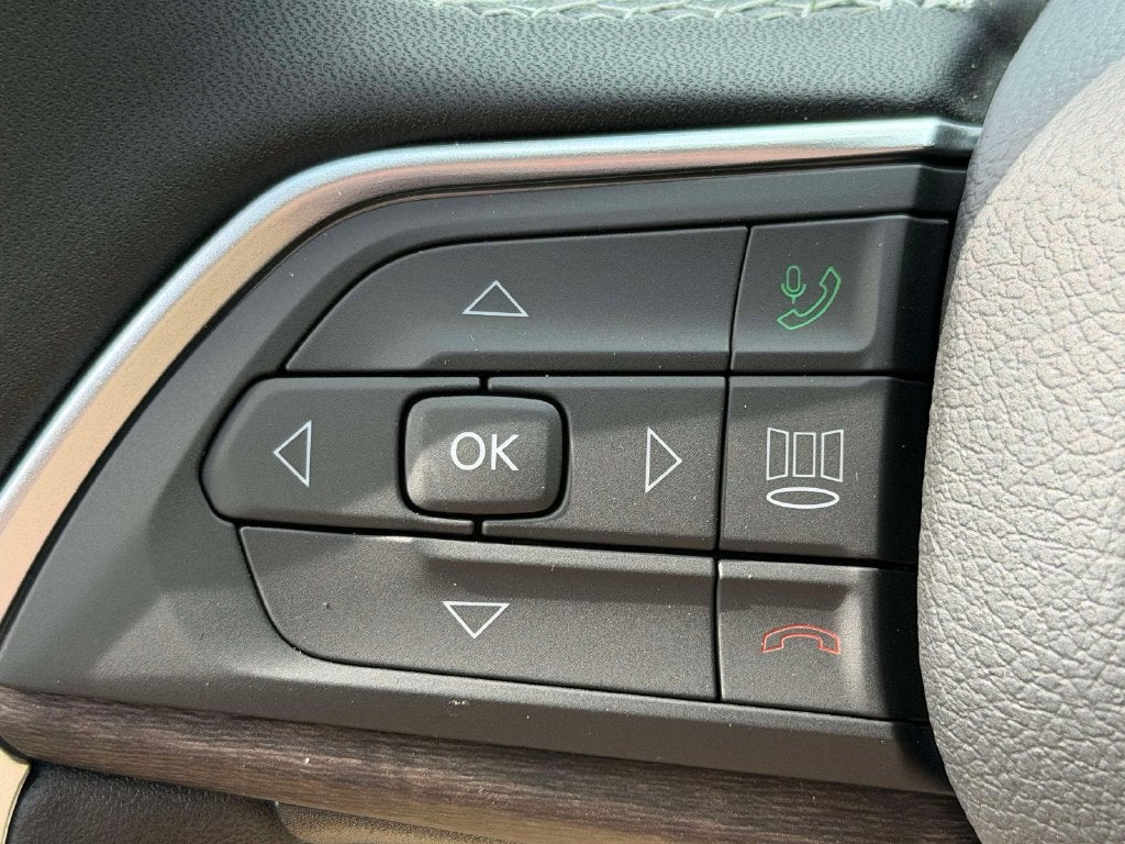 2027 Jeep Grand Cherokee GRAND CHEROKEE LIMITED RESERVE 4X4