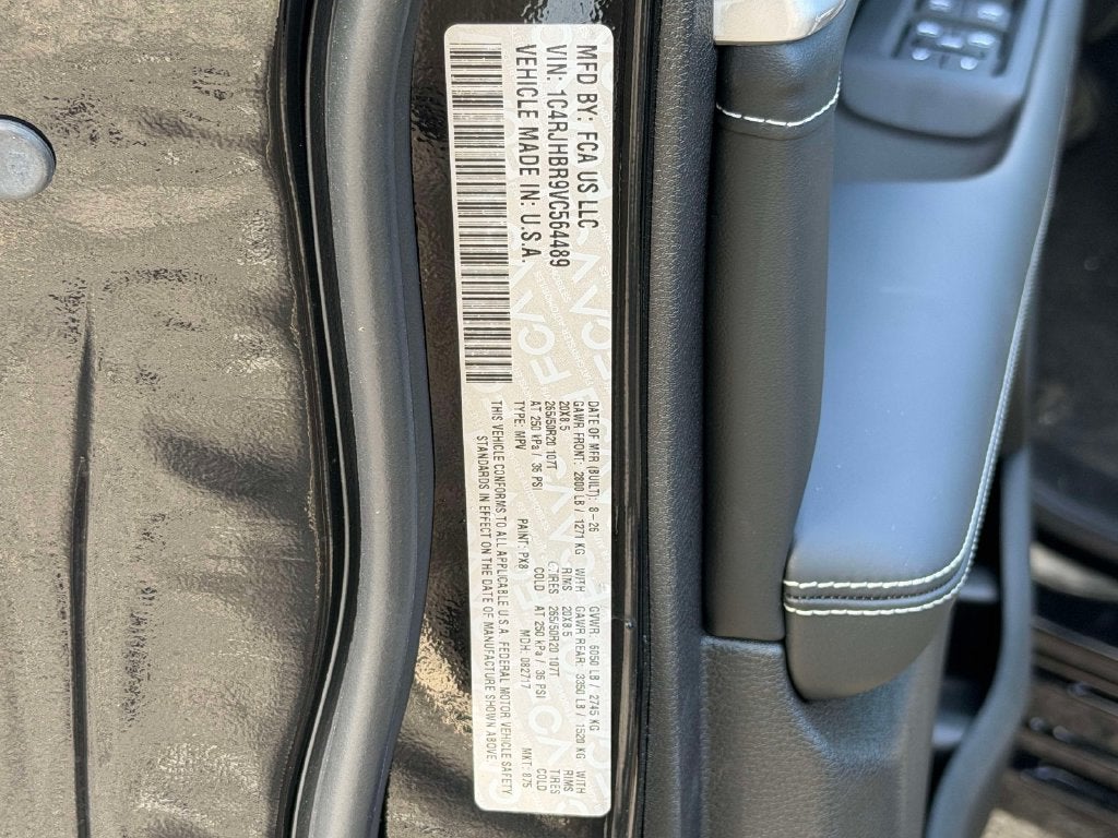 2027 Jeep Grand Cherokee GRAND CHEROKEE LIMITED RESERVE 4X4