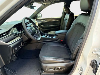 2027 Jeep Grand Cherokee GRAND CHEROKEE L LAREDO ALTITUDE 4X4