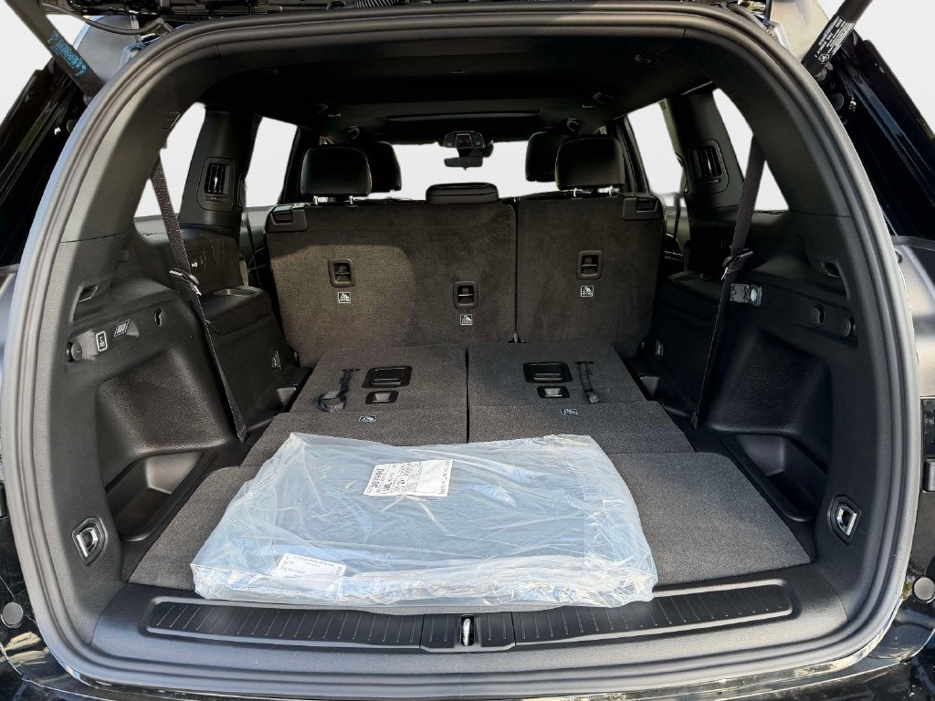 2027 Jeep Grand Cherokee GRAND CHEROKEE L LAREDO ALTITUDE 4X4