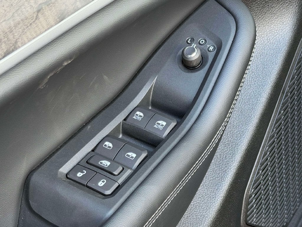 2027 Jeep Grand Cherokee GRAND CHEROKEE L LAREDO ALTITUDE 4X4