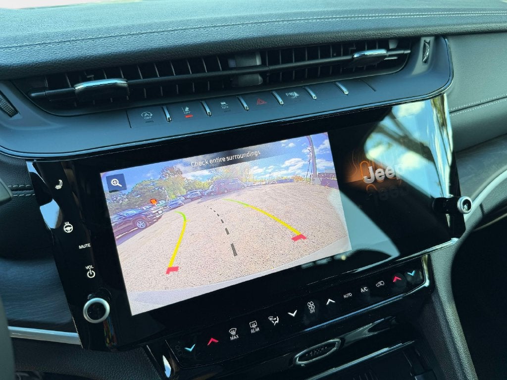 2027 Jeep Grand Cherokee GRAND CHEROKEE L LAREDO ALTITUDE 4X4