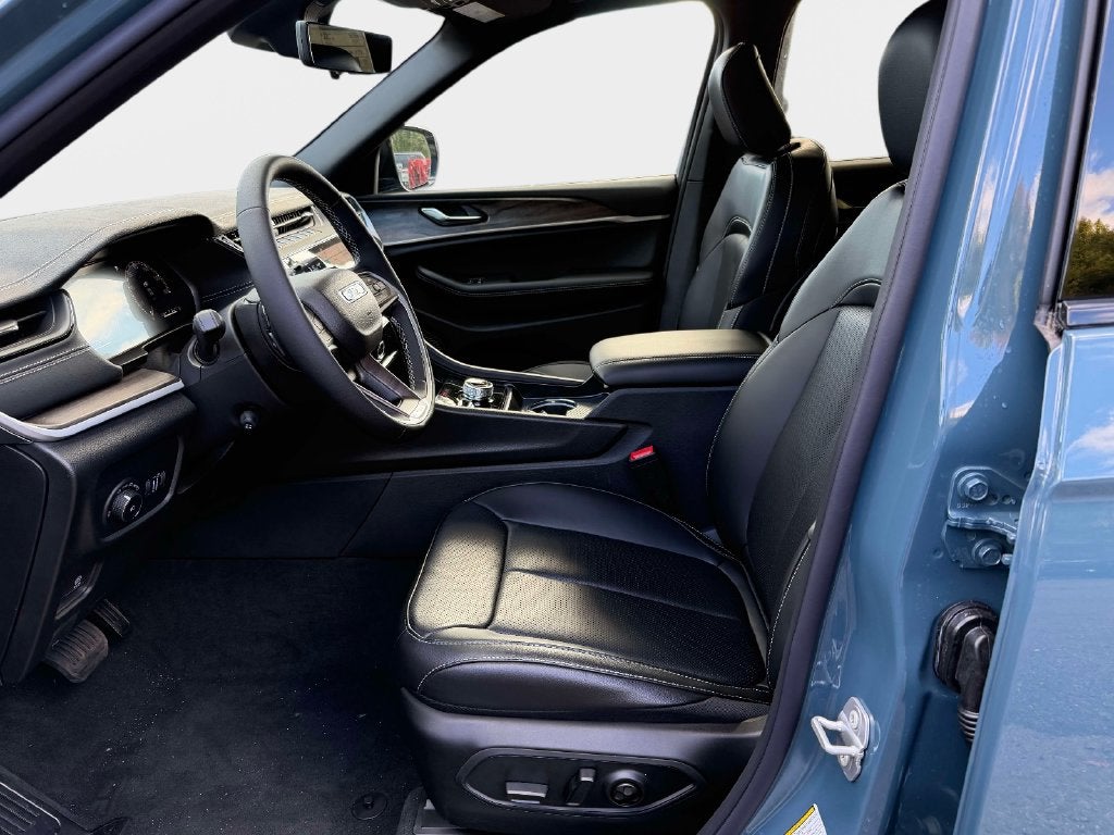 2027 Jeep Grand Cherokee GRAND CHEROKEE L LIMITED 4X4