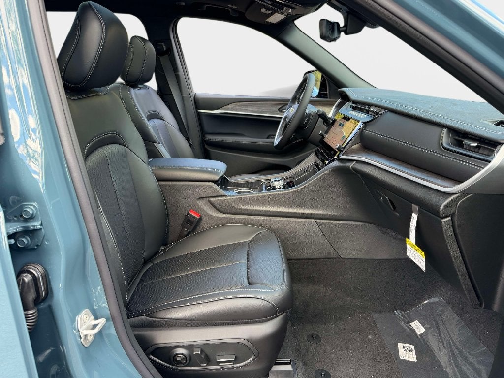 2027 Jeep Grand Cherokee GRAND CHEROKEE L LIMITED 4X4