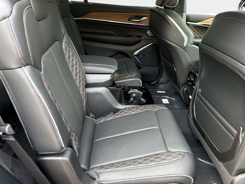 2027 Jeep Grand Cherokee GRAND CHEROKEE L SUMMIT 4X4