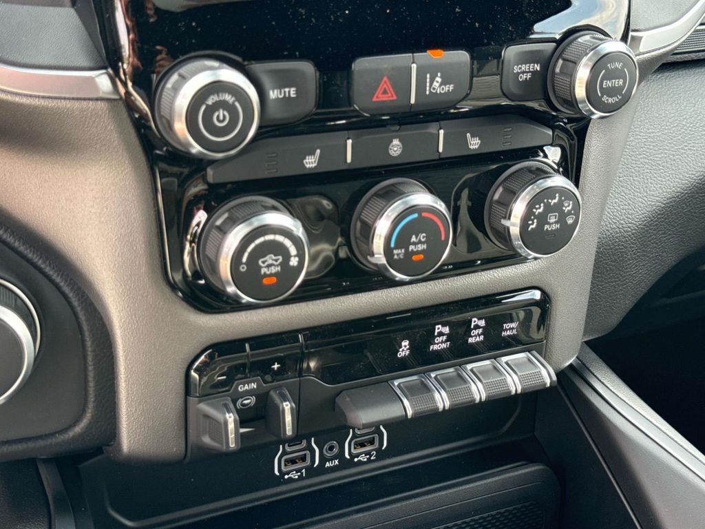2026 RAM 1500 Big Horn Crew Cab 4x4 5'7' Box