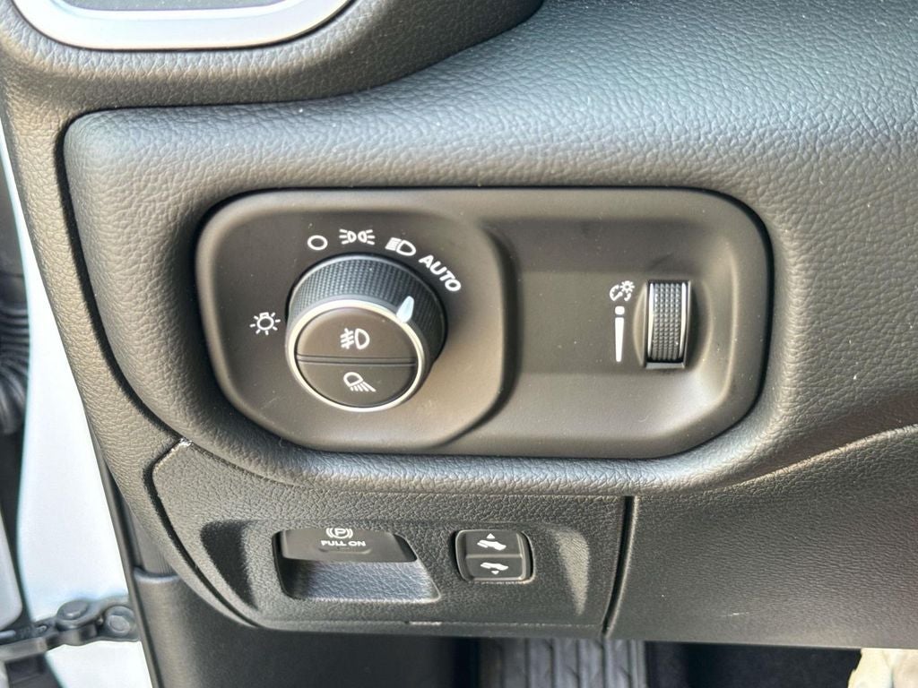 2026 RAM 1500 Big Horn Crew Cab 4x4 5'7' Box