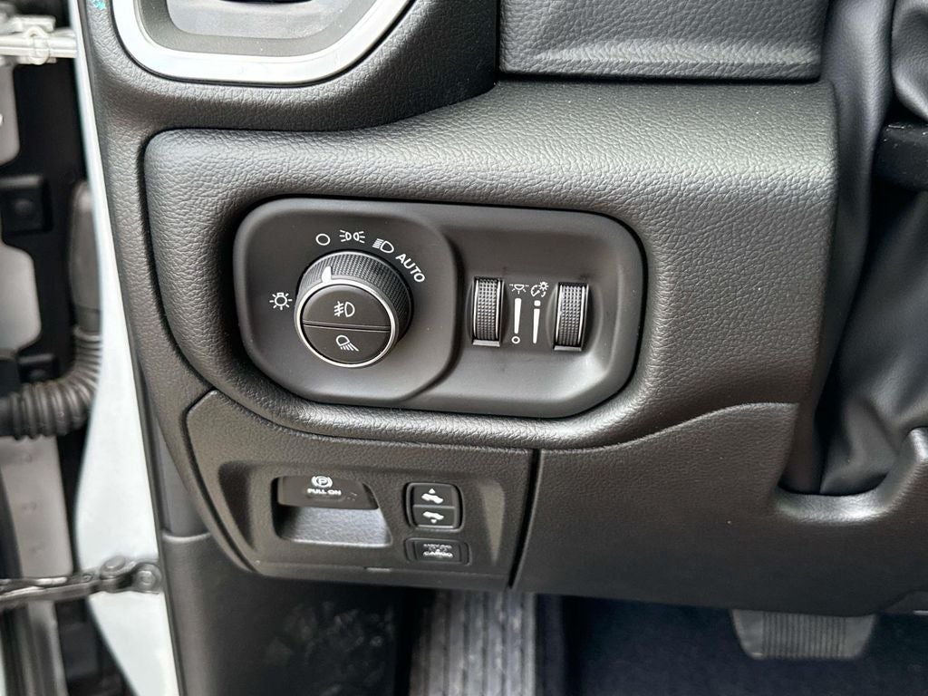 2026 RAM 1500 Big Horn Crew Cab 4x4 5'7' Box