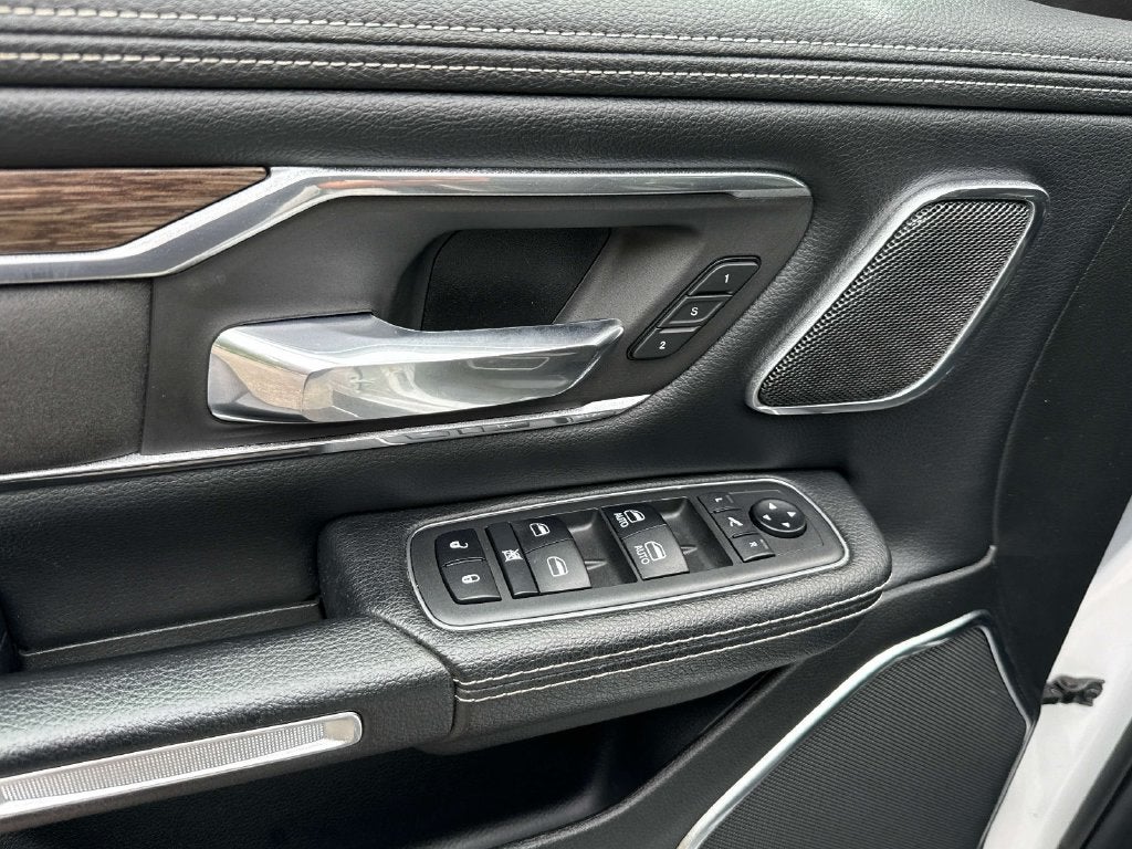 2019 RAM 1500 Laramie Crew Cab 4x4 5'7' Box