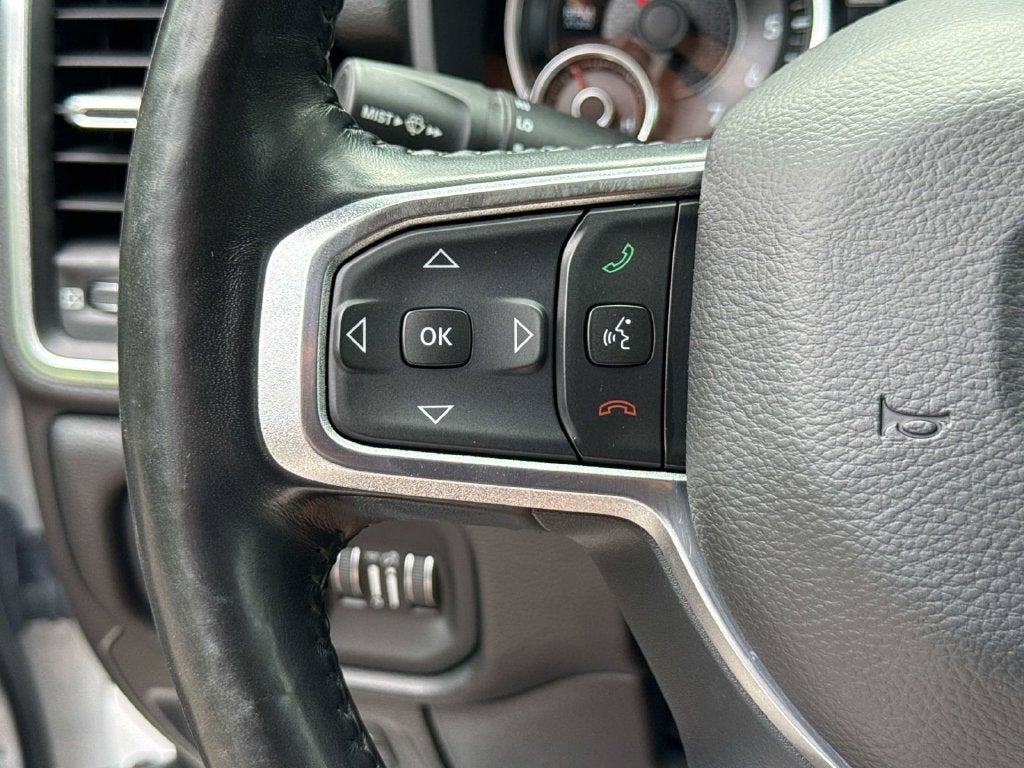 2019 RAM 1500 Laramie Crew Cab 4x4 5'7' Box